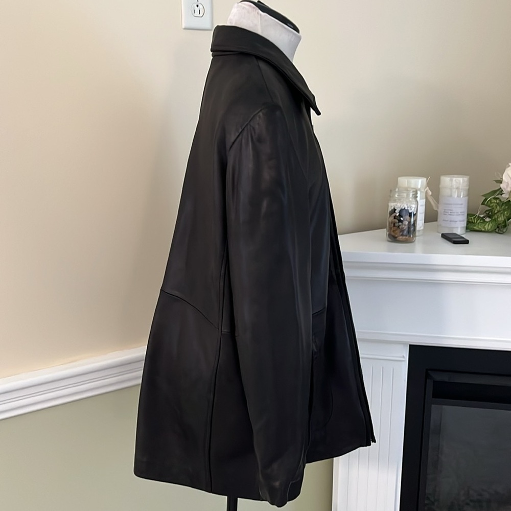 Women's Black Leather Jacket - Picture 9 of 16
